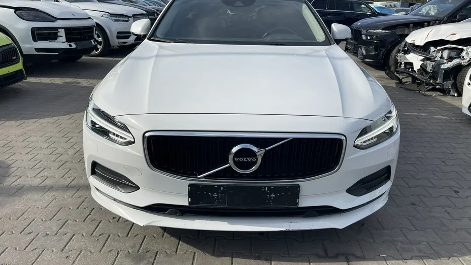 VOLVO V90 -