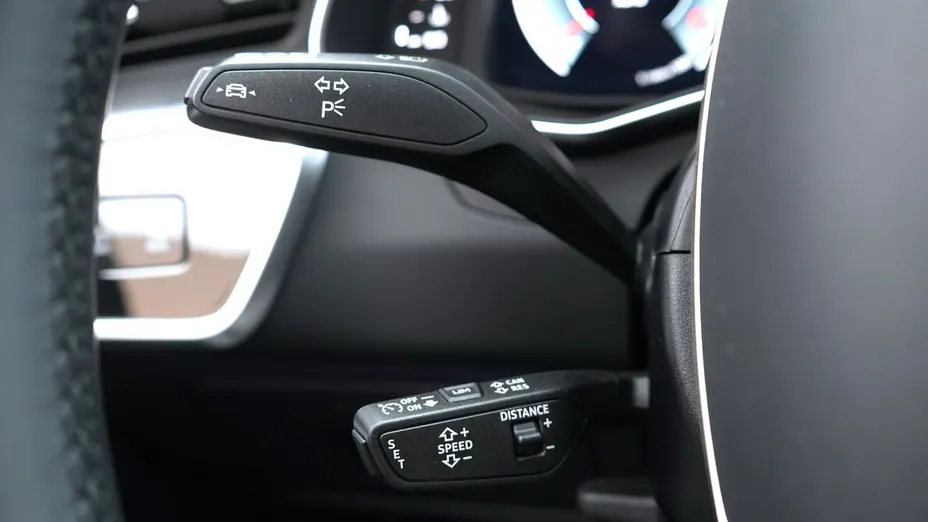 AUDI A6 -