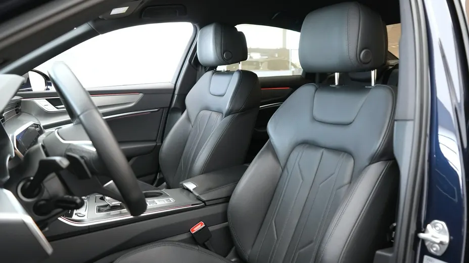 AUDI A6 -