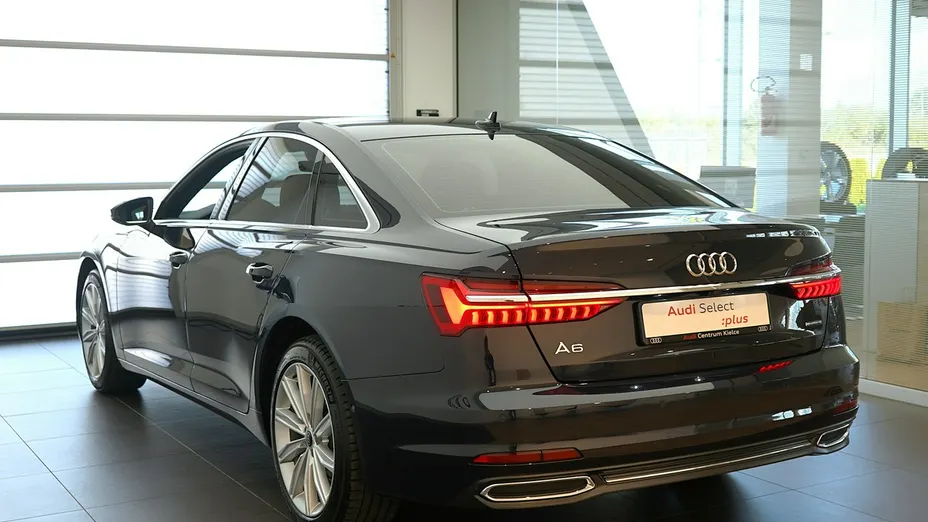 AUDI A6 -