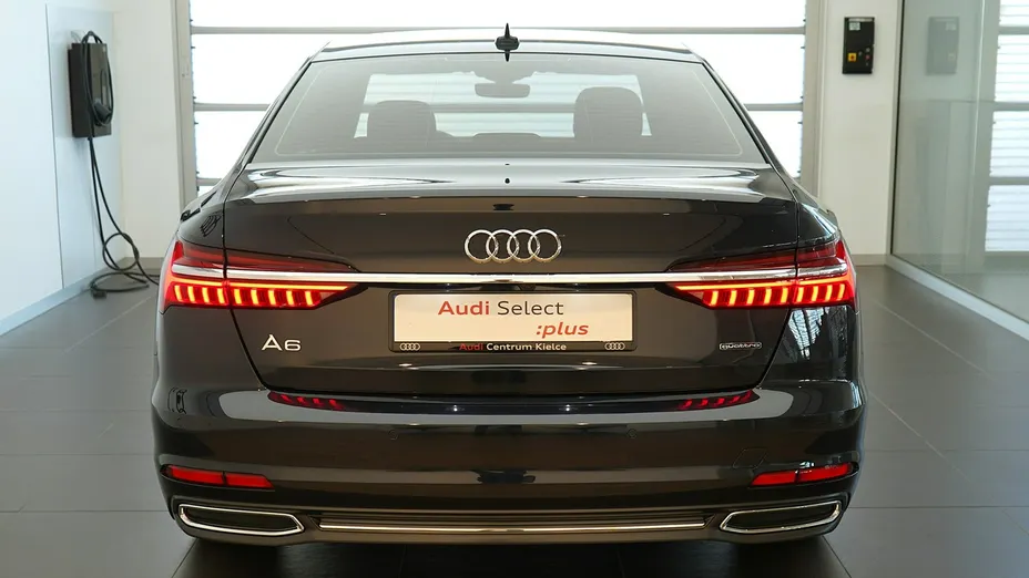 AUDI A6 -