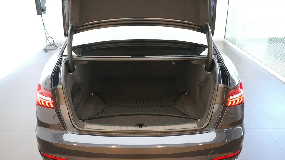 AUDI A6 -