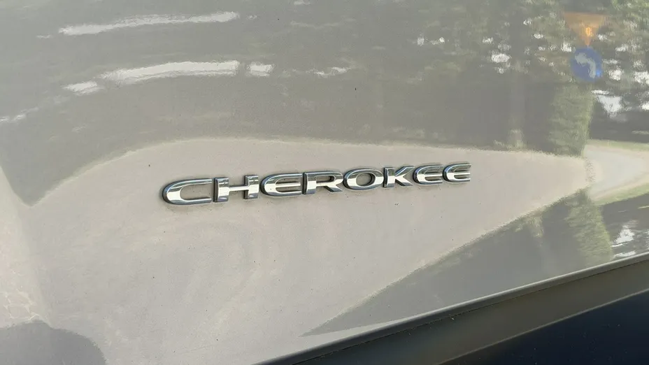 JEEP Cherokee -