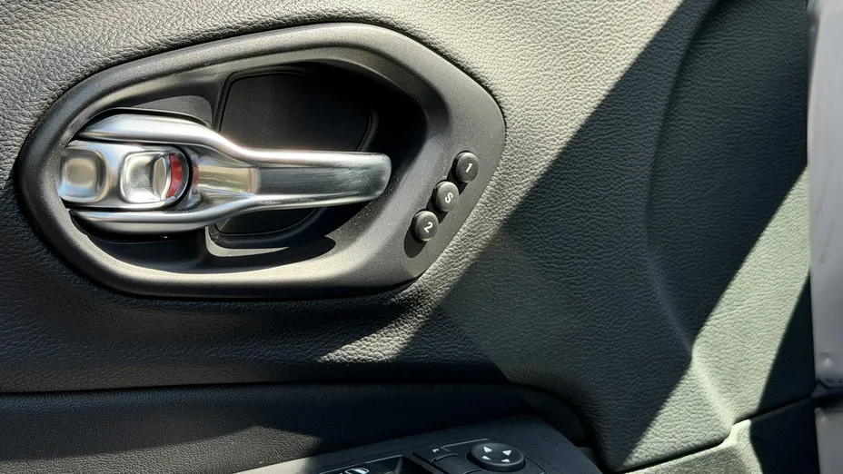 JEEP Cherokee -