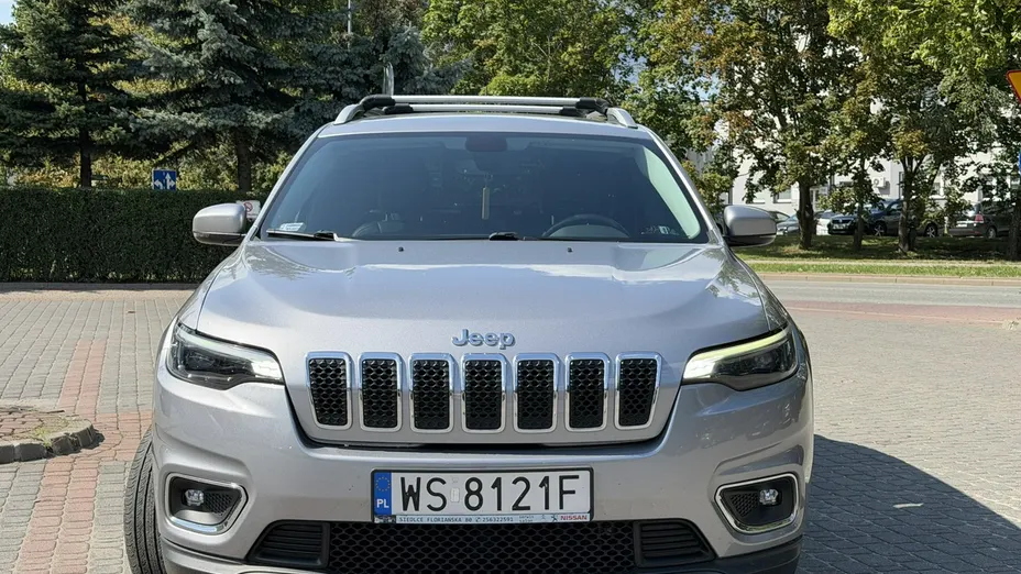 JEEP Cherokee -
