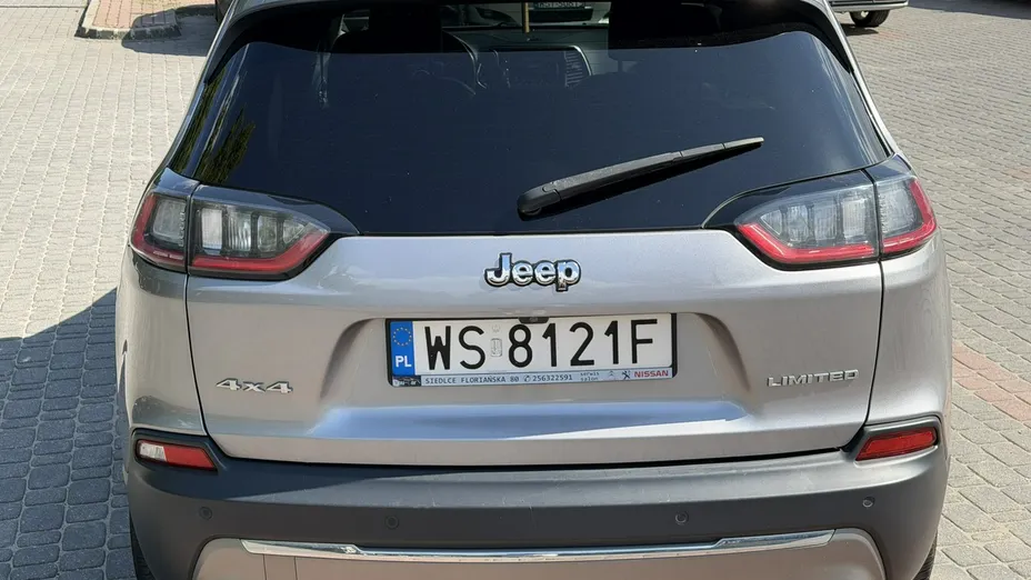 JEEP Cherokee -