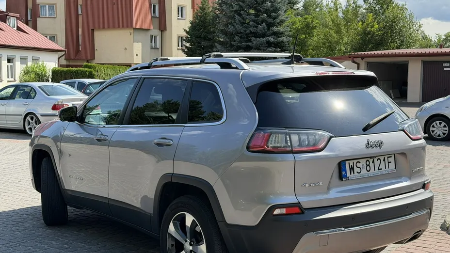 JEEP Cherokee -