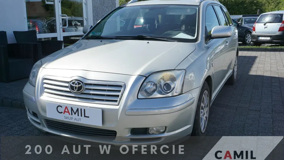 TOYOTA Avensis -