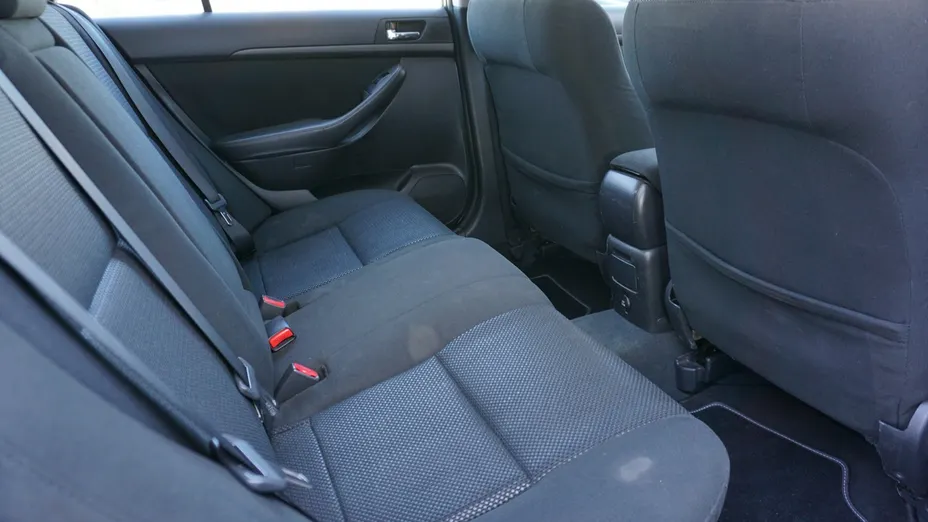 TOYOTA Avensis -