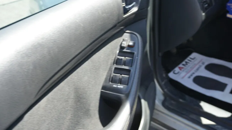 TOYOTA Avensis -