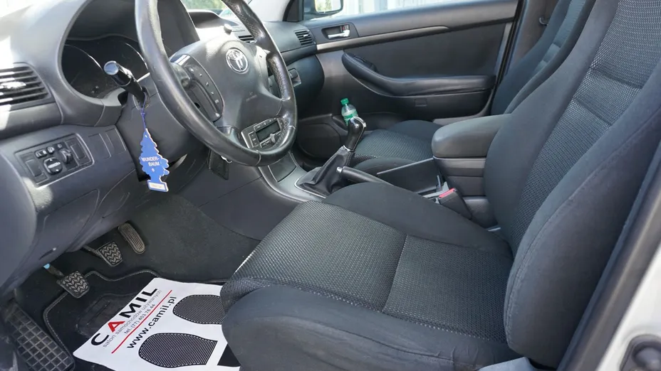 TOYOTA Avensis -