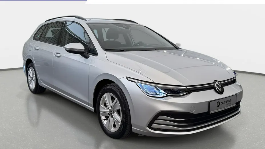 VOLKSWAGEN Golf -