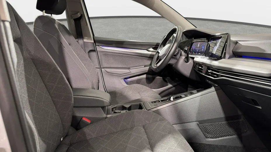 VOLKSWAGEN Golf -