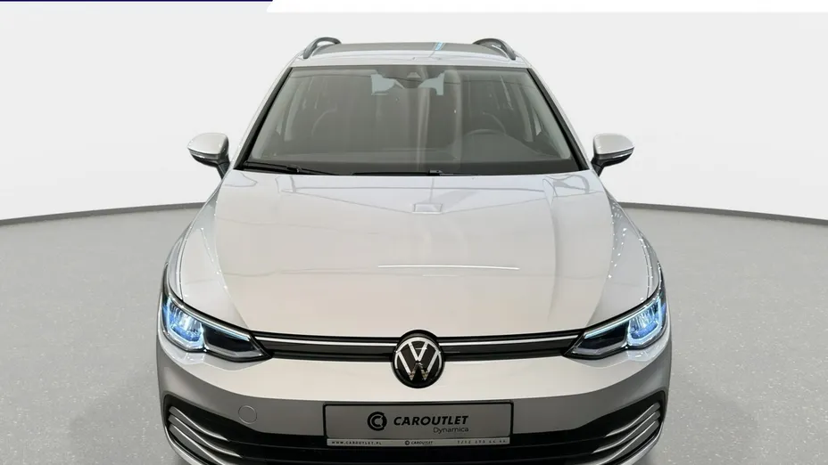 VOLKSWAGEN Golf -