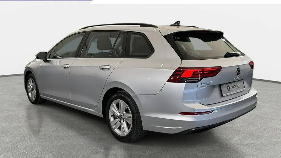 VOLKSWAGEN Golf -