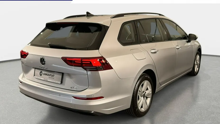 VOLKSWAGEN Golf -