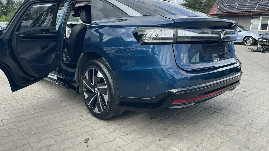 VOLKSWAGEN ID.7 -