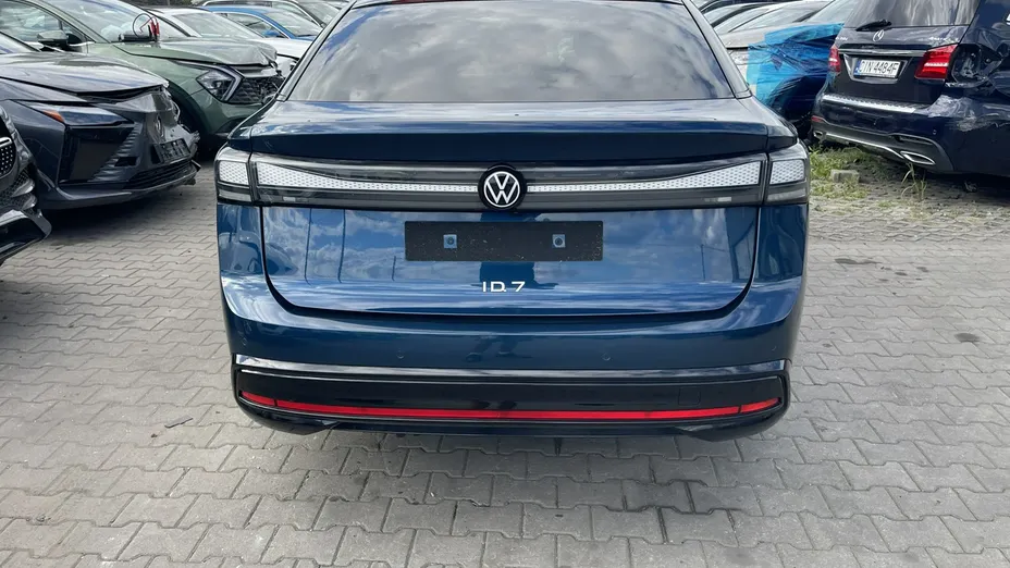 VOLKSWAGEN ID.7 -