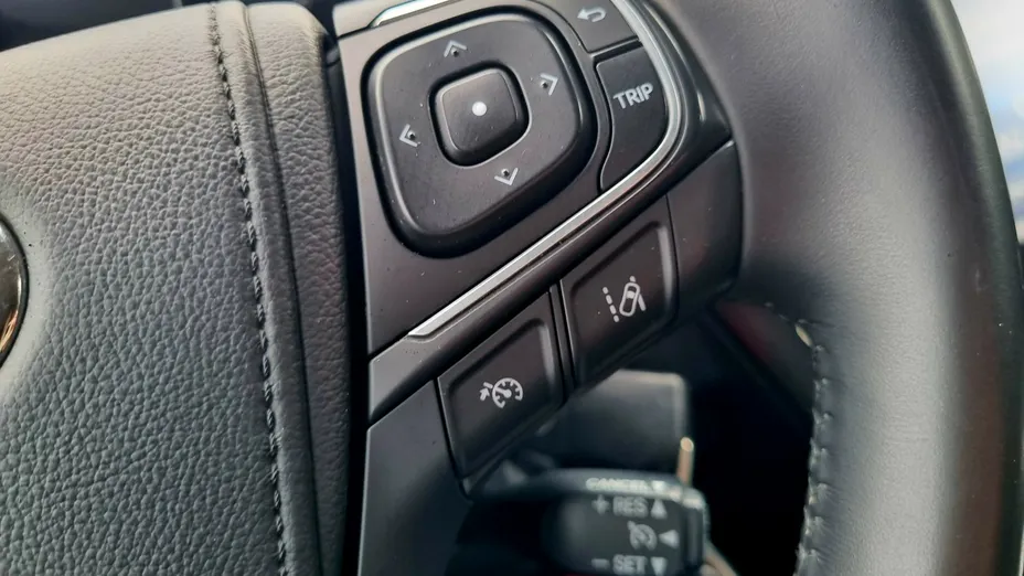 TOYOTA Avensis -