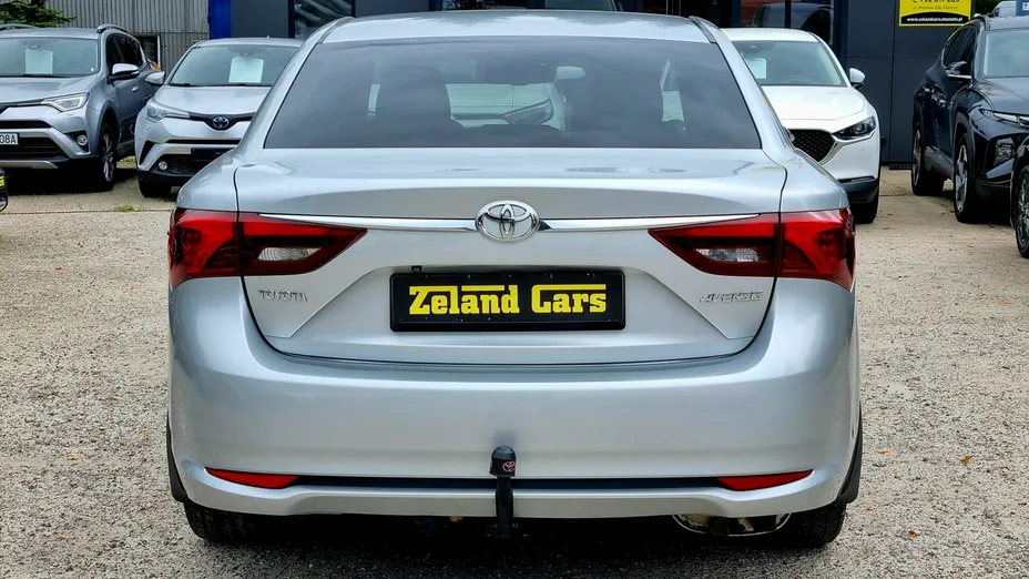 TOYOTA Avensis -