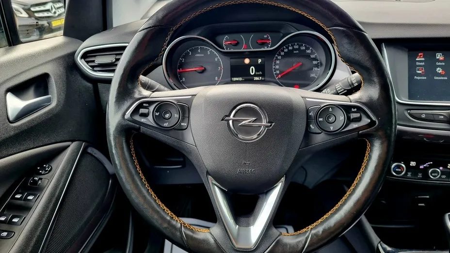 OPEL Crossland X -
