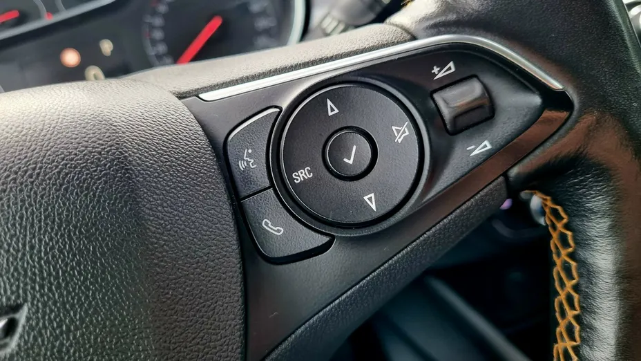 OPEL Crossland X -