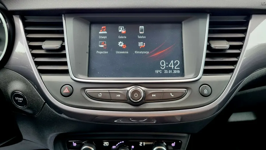 OPEL Crossland X -