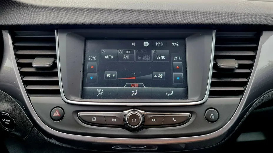 OPEL Crossland X -