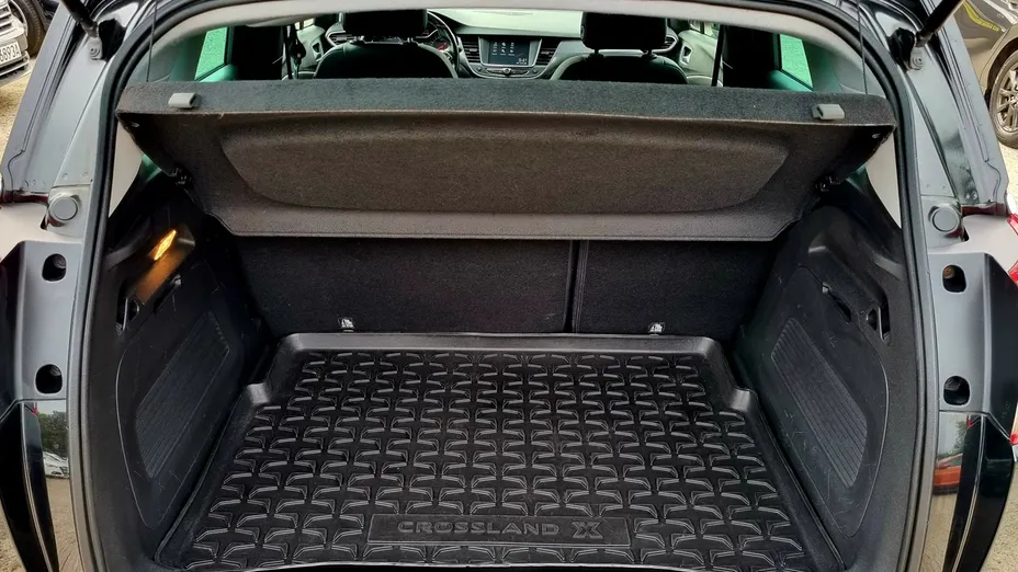 OPEL Crossland X -