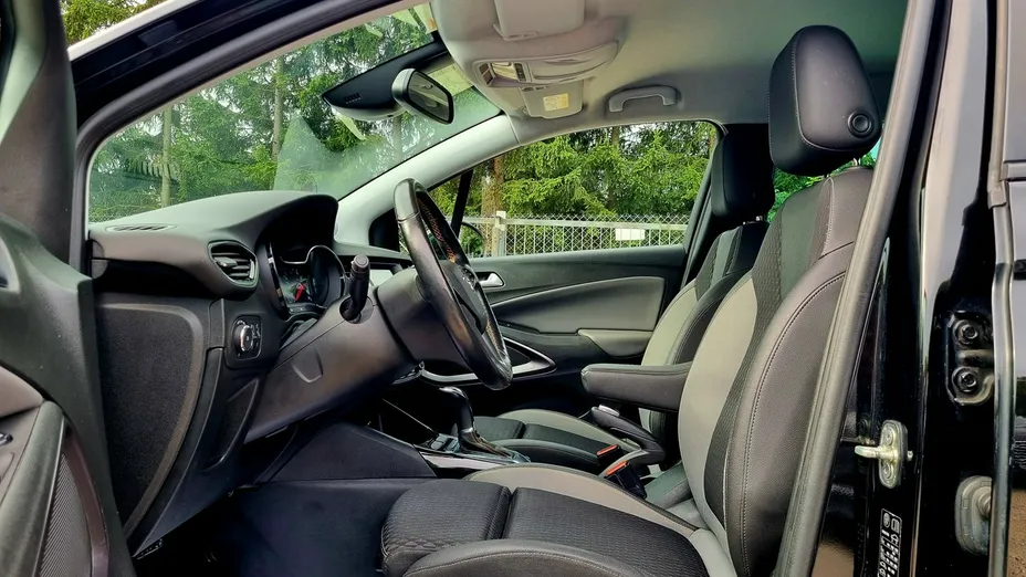OPEL Crossland X -