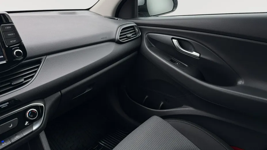 HYUNDAI i30 -