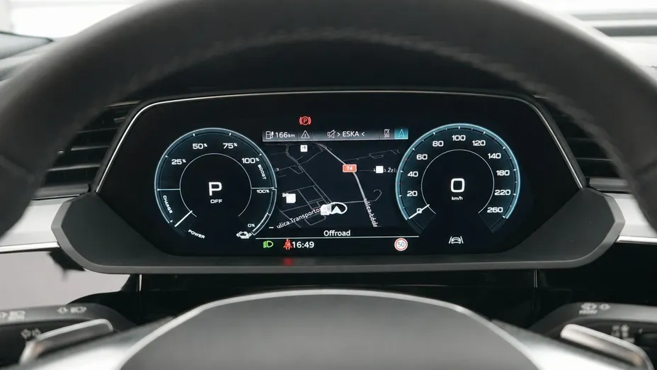 AUDI Q8 Sportback e-tron -