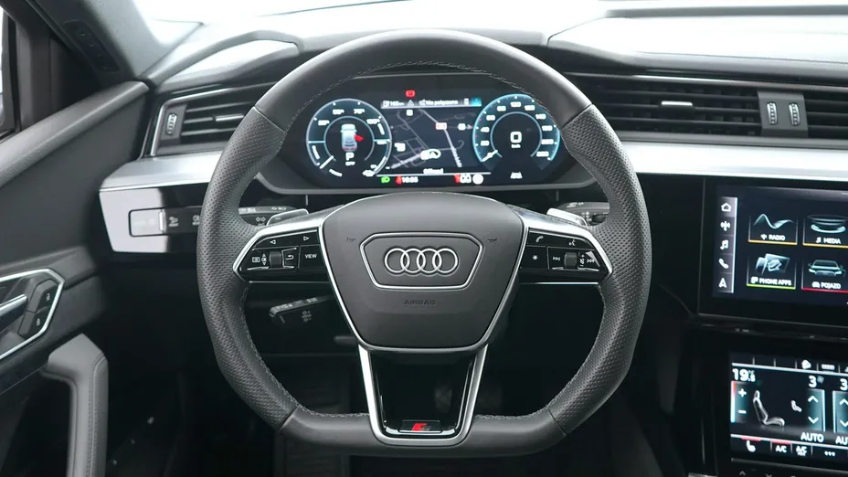 AUDI Q8 Sportback e-tron -