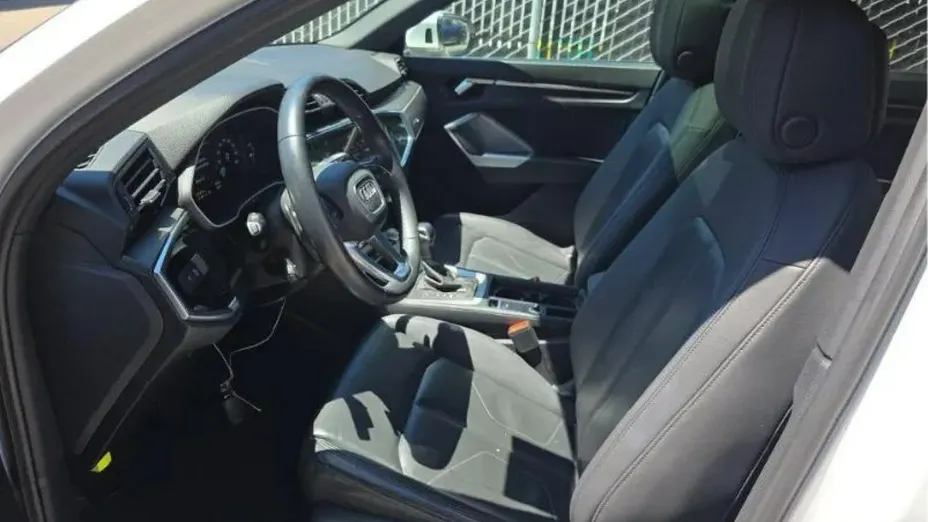 AUDI Q3 -