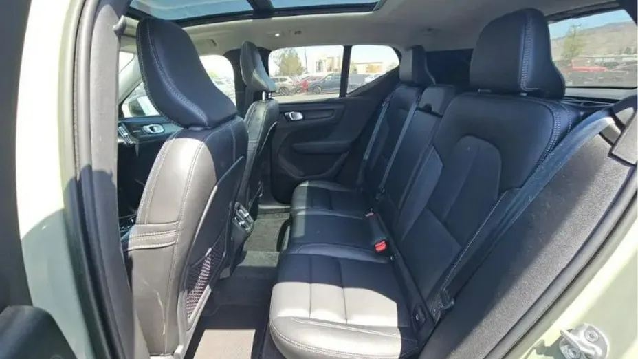 VOLVO XC40 -