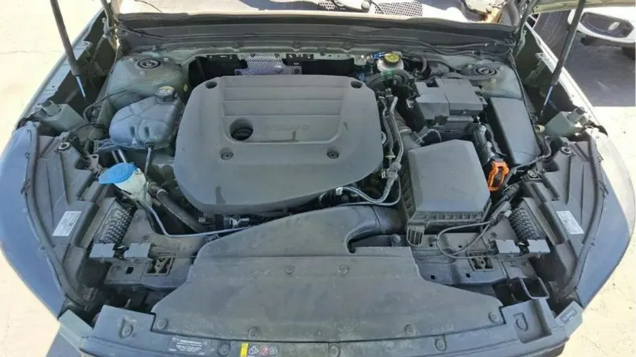 VOLVO XC40 -