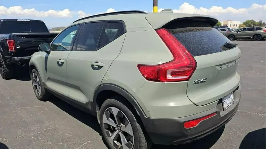 VOLVO XC40 -