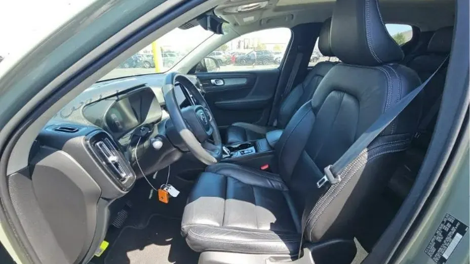 VOLVO XC40 -