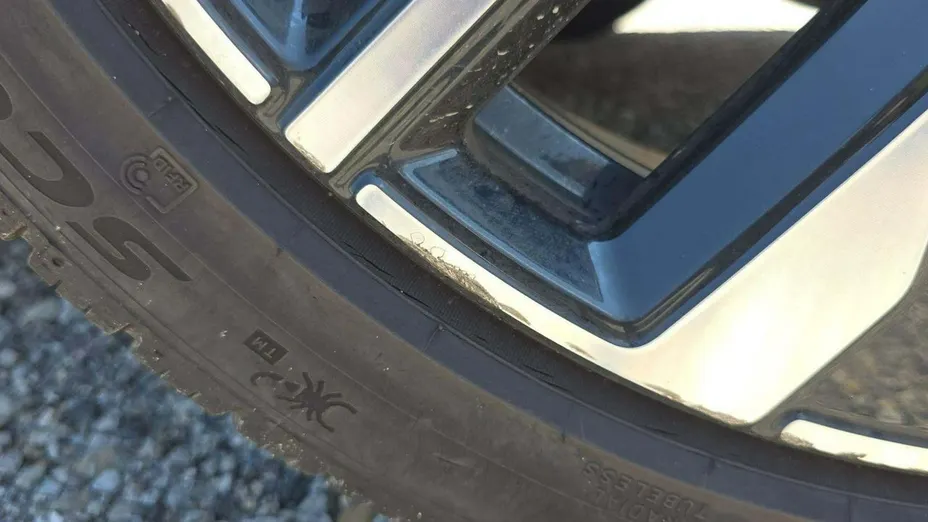 VOLVO XC60 -