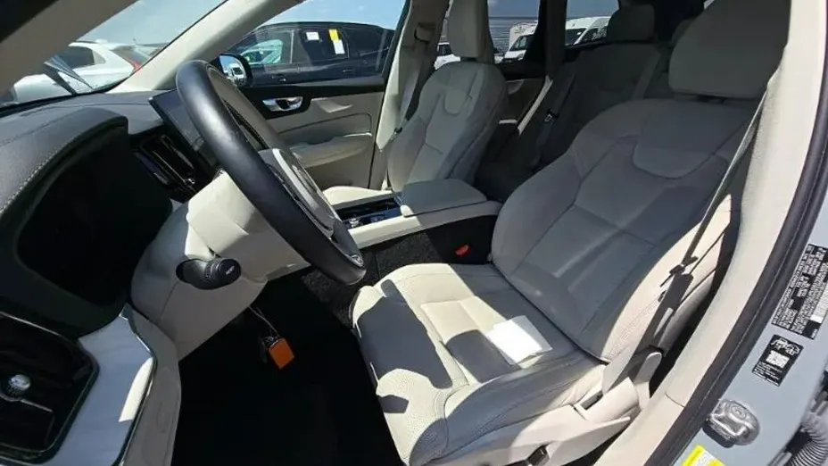 VOLVO XC60 -