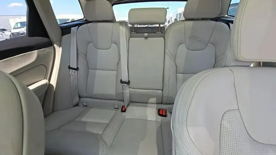 VOLVO XC60 -