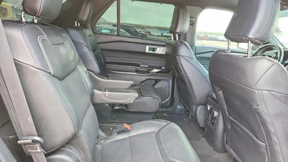 FORD Explorer -