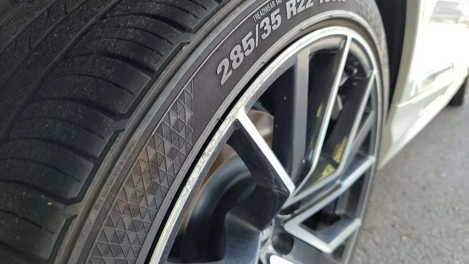 AUDI Q7 -