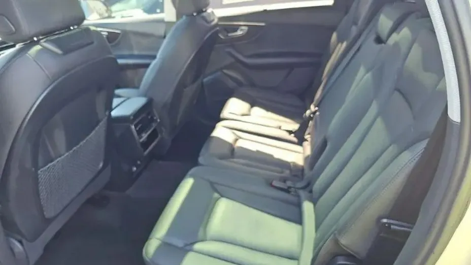 AUDI Q7 -