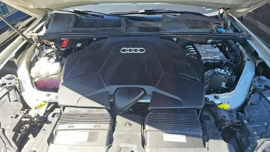 AUDI Q7 -