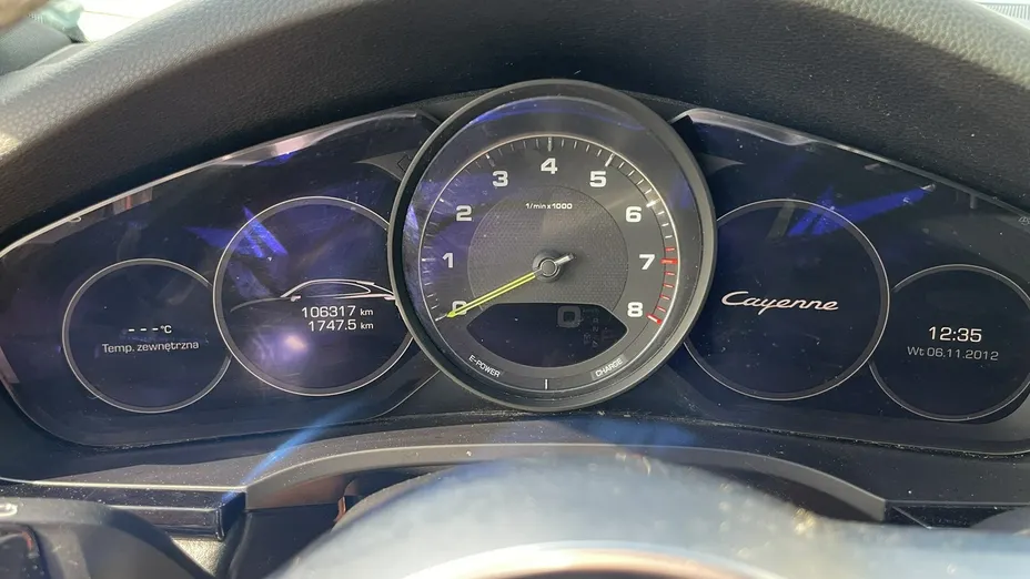 PORSCHE Cayenne -