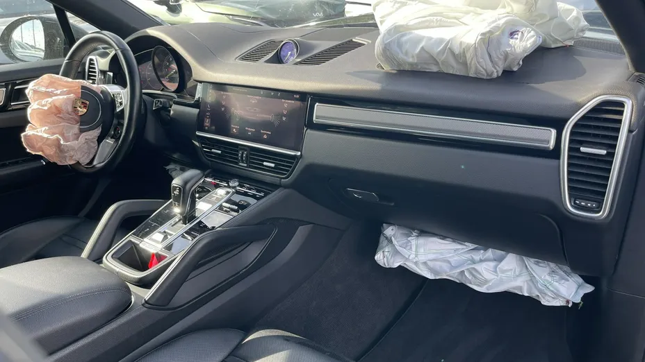 PORSCHE Cayenne -