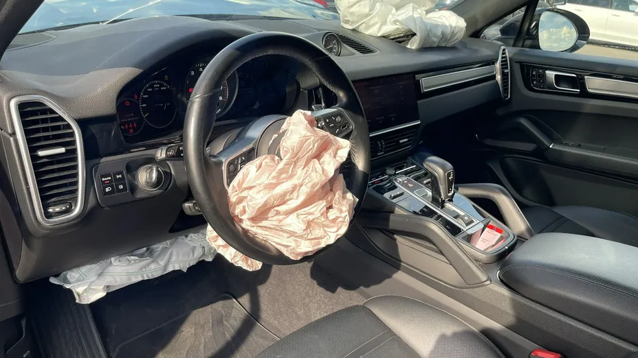 PORSCHE Cayenne -