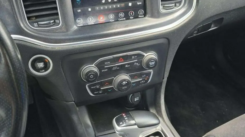 DODGE Charger -