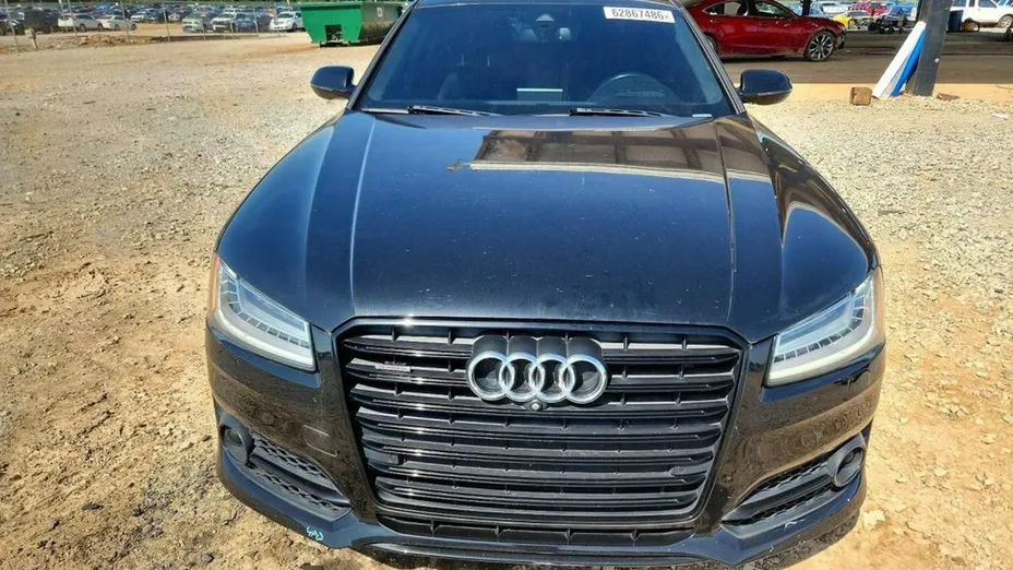 AUDI A8 -